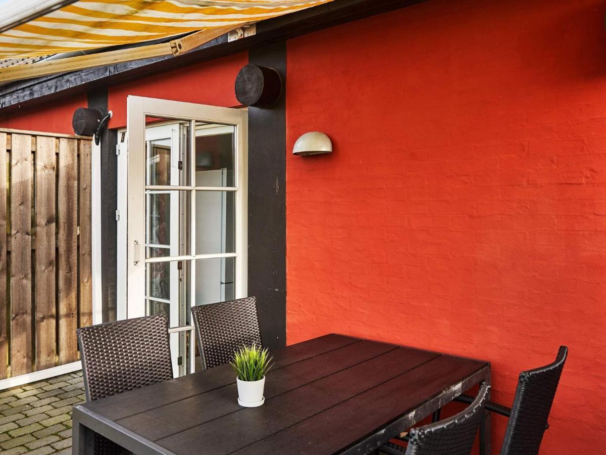 5 Person Holiday Home In AÅkirkeby Exteriör bild
