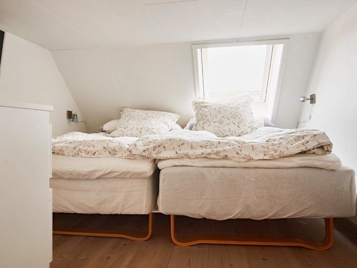 5 Person Holiday Home In AÅkirkeby Exteriör bild